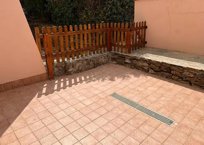 La Finestra Su 4 Con Giardino Стинтино